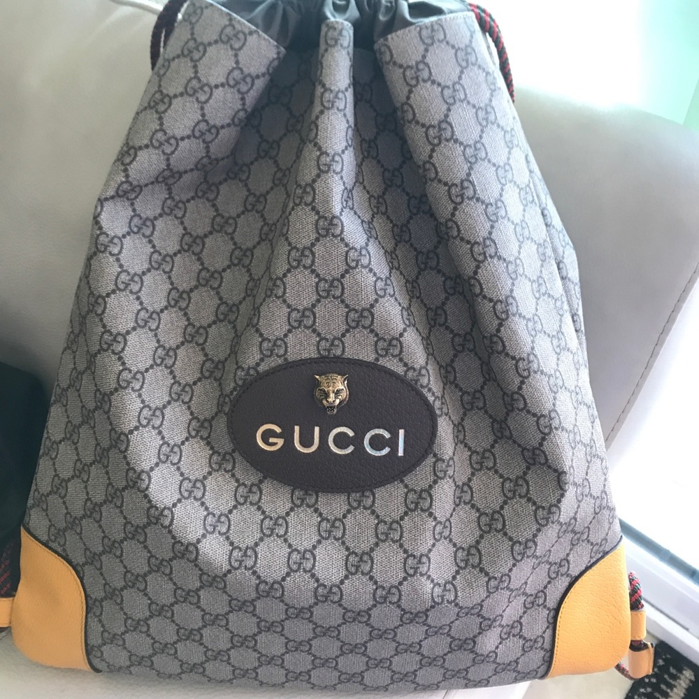Gucci GG Supreme Drawstring Backpack - Picture 2 of 7